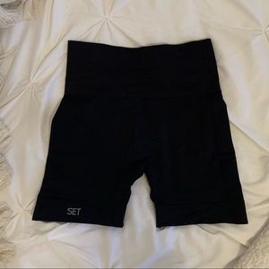 SET ACTIVE SCULPTFLEX BIKER SHORTS IN ONYX SIZE SMALL